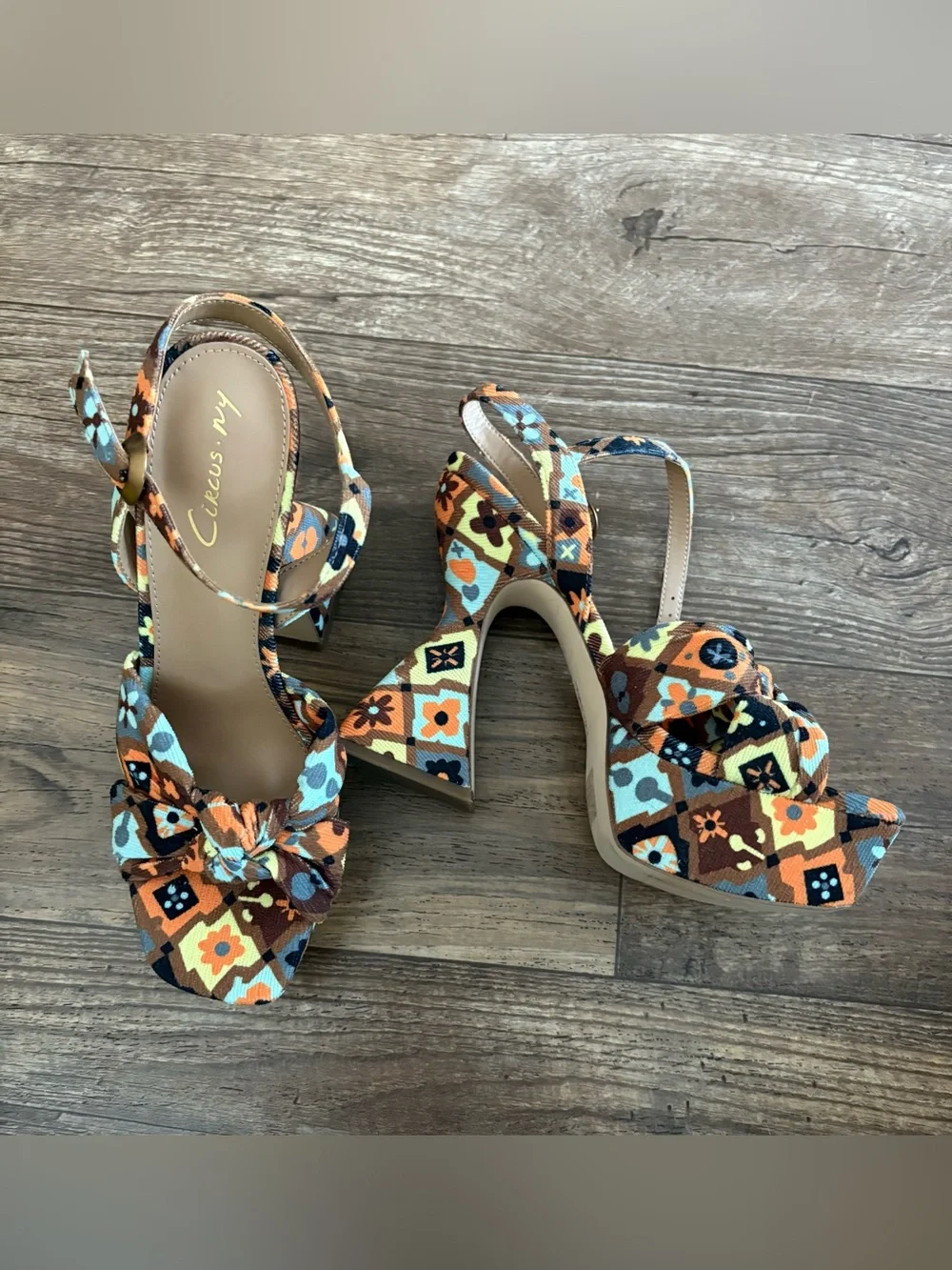 Circus Ny heel platform